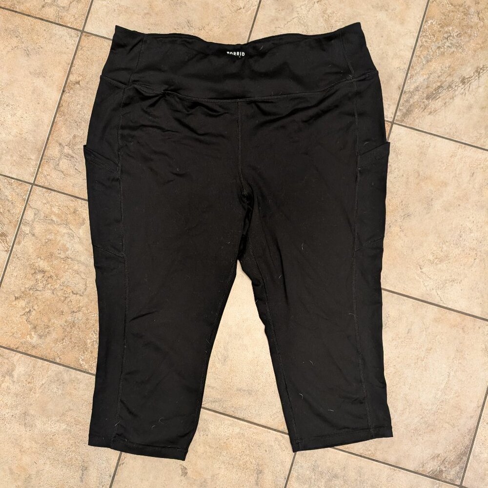 Torrid Active cropped leggings